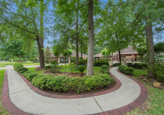Photo 3 of Single family home for sale at 700 Carriage Hills Blvd, Conroe, TX 77384 | MLS# 43419289 | Listing updated on 2026-10-03