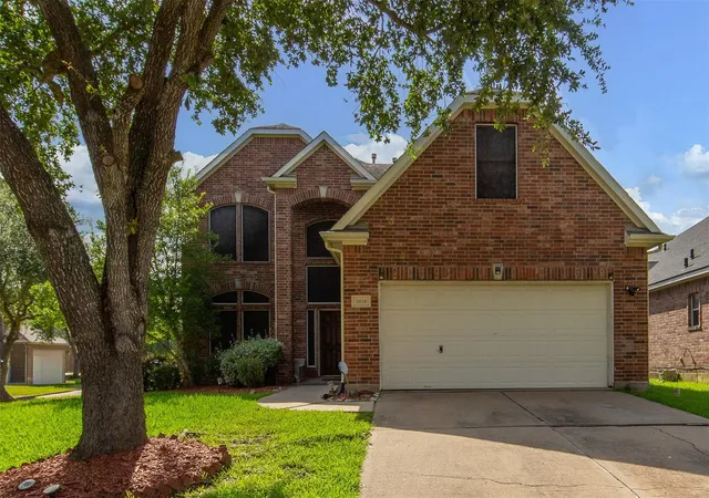 Photo 1 of Single family home for sale at 2619 Emerald Springs Ct, Pearland, TX 77584 | MLS# 35672498 | Listing updated on 2026-10-08