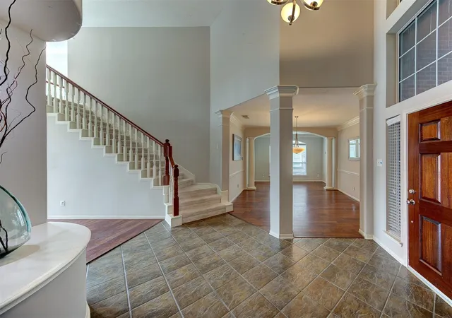 Photo 3 of Single family home for sale at 2619 Emerald Springs Ct, Pearland, TX 77584 | MLS# 35672498 | Listing updated on 2026-10-08
