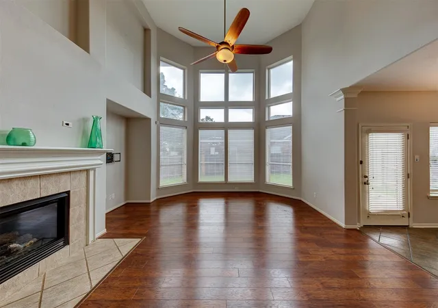 Photo 4 of Single family home for sale at 2619 Emerald Springs Ct, Pearland, TX 77584 | MLS# 35672498 | Listing updated on 2026-10-08