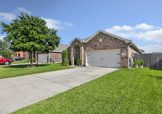 30th image of 10019 Pine Valley Ct, Baytown, TX 77521 | MLS# 23317994