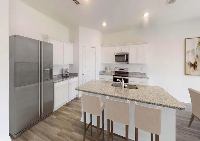 2nd image of 3318 Nautical Mile Dr, Dickinson, TX 77539 | MLS# 24927701