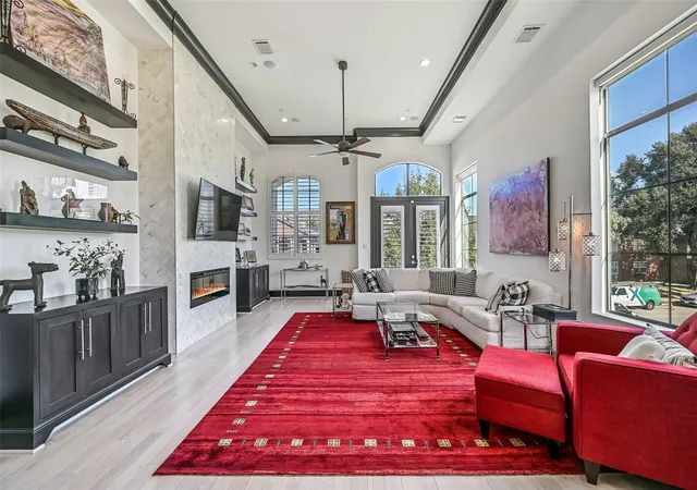 3rd image of 503 W Clay St, Houston, TX 77019 | MLS# 93173779