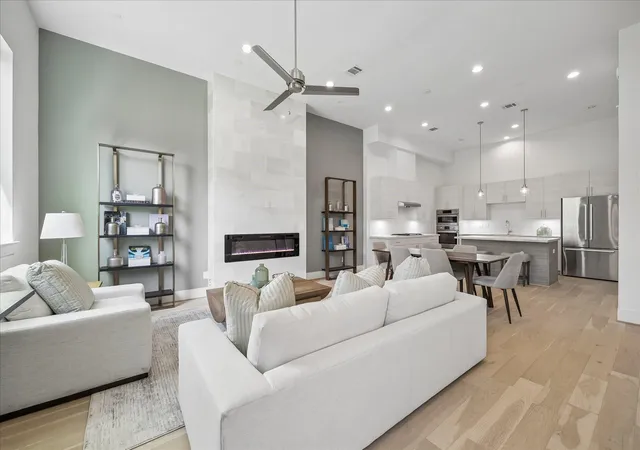 Photo 1 of Townhouse for sale at 3407 Robin Rose Ln, Houston, TX 77080 | MLS# 81594412 | Listing updated on 2026-09-15