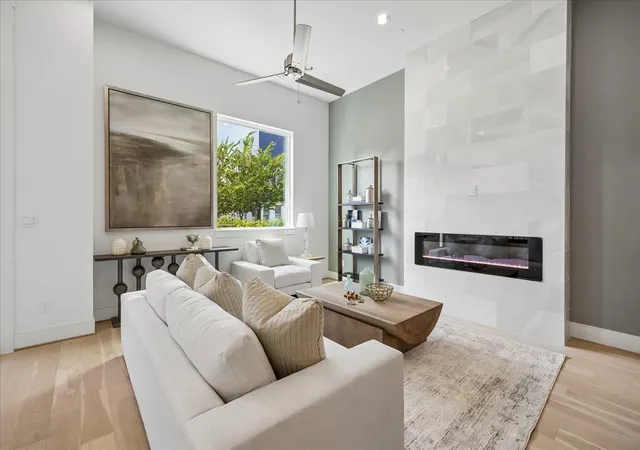 Photo 4 of Townhouse for sale at 3407 Robin Rose Ln, Houston, TX 77080 | MLS# 81594412 | Listing updated on 2026-09-15