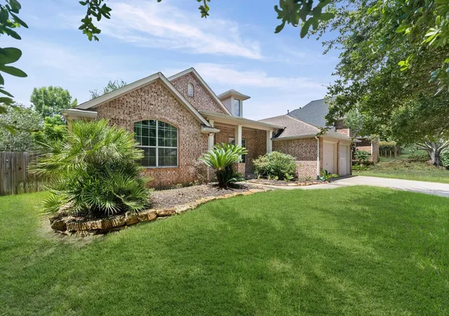 2nd image of 14115 Sandhill Crane Dr, Houston, TX 77044 | MLS# 92805927