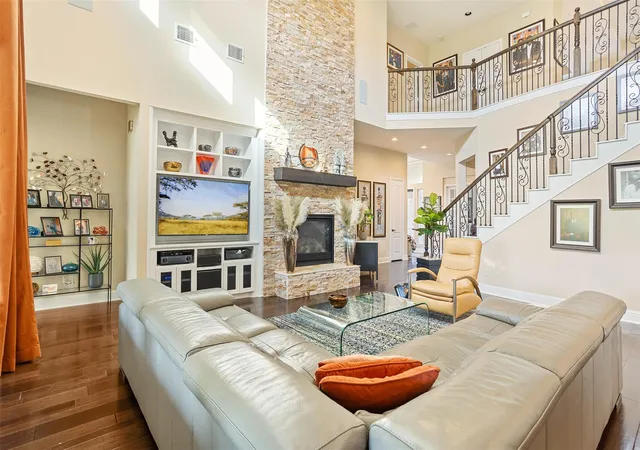 5th image of 3427 Limestone Sky Ct, Houston, TX 77059 | MLS# 27220654