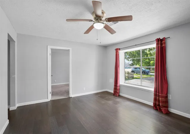 Photo 4 of Single family home for sale at 7406 Elbridge Ln, Houston, TX 77536 | MLS# 10368227 | Listing updated on 2026-10-06