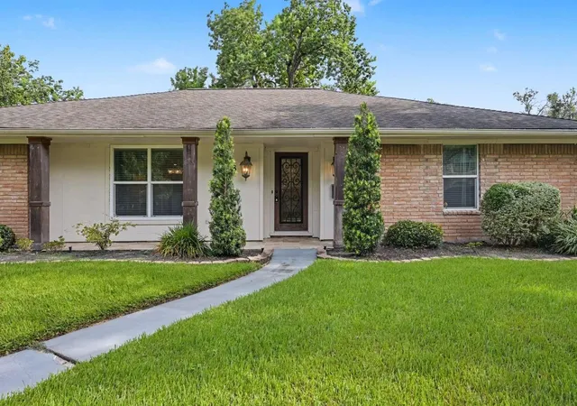 3rd image of 5618 Edith St, Houston, TX 77081 | MLS# 57042681