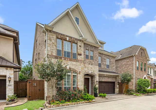 2nd image of 8413 Moritz Grn, Houston, TX 77055 | MLS# 69623416