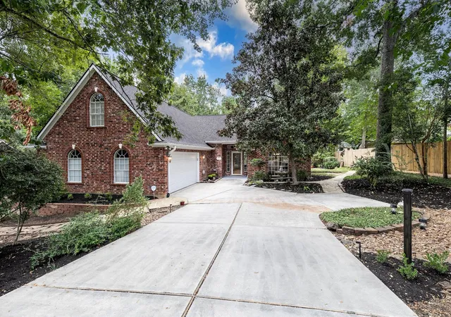 Photo 38 of Single family home for sale at 2103 Carriage Run W, Conroe, TX 77384 | MLS# 12787150 | Listing updated on 2026-09-12