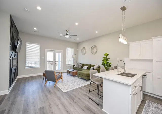 4th image of 4746 E Mallow St E, Houston, TX 77033 | MLS# 2337111