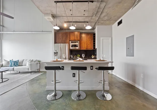 Photo 4 of Condo for sale at 2000 Bagby St #7414, Houston, TX 77002 | MLS# 93903150 | Listing updated on 2026-09-17
