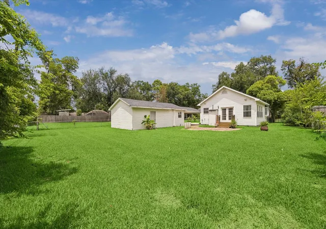 3rd image of 327 W 31St St, Houston, TX 77018 | MLS# 91281664