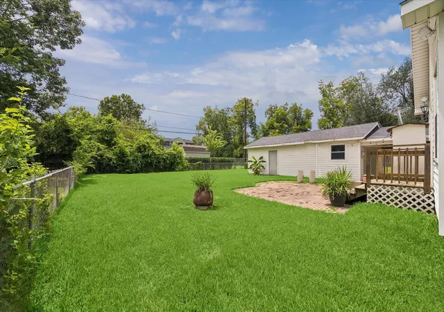 4th image of 327 W 31St St, Houston, TX 77018 | MLS# 91281664