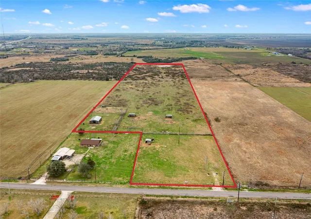 2nd image of 311 County Road 18, Damon, TX 77430 | MLS# 27382281