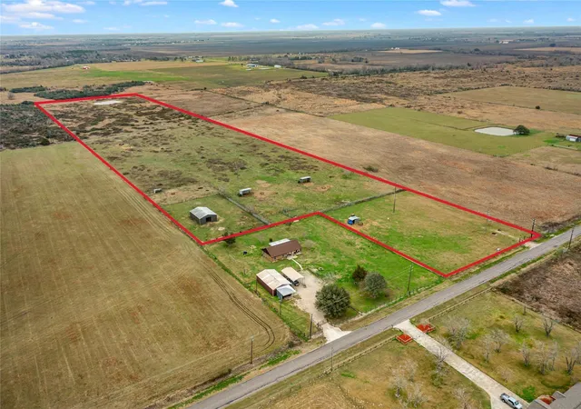 3rd image of 311 County Road 18, Damon, TX 77430 | MLS# 27382281
