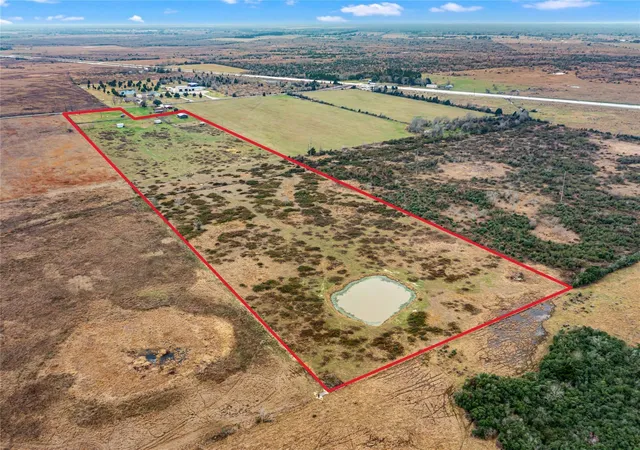 4th image of 311 County Road 18, Damon, TX 77430 | MLS# 27382281