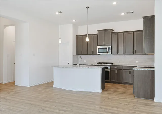 Photo 3 of Single family home for sale at 401 Magnolia View Dr, Brookshire, TX 77423 | MLS# 18129886 | Listing updated on 2026-09-19