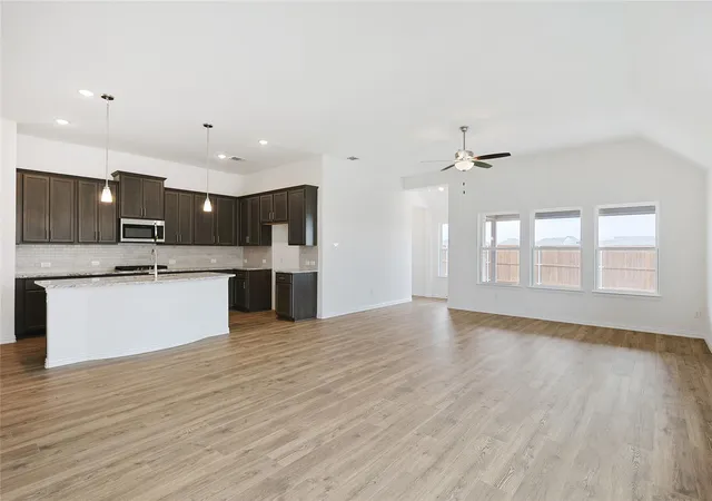 Photo 3 of Single family home for sale at 401 Magnolia View Dr, Brookshire, TX 77423 | MLS# 18129886 | Listing updated on 2026-09-19