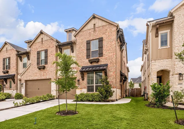 Photo 3 of Townhouse for sale at 6515 Bramble Cvs Ln, Fulshear, TX 77441 | MLS# 92731416 | Listing updated on 2026-08-09