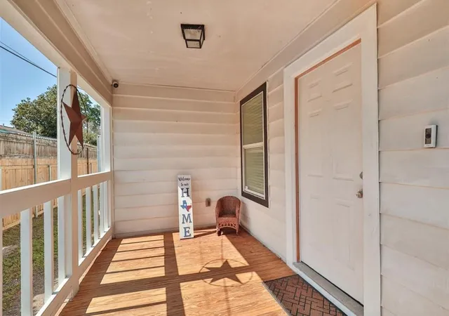 3rd image of 531 Dogwood St, Houston, TX 77022 | MLS# 30230932