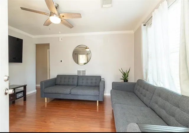 4th image of 531 Dogwood St, Houston, TX 77022 | MLS# 30230932
