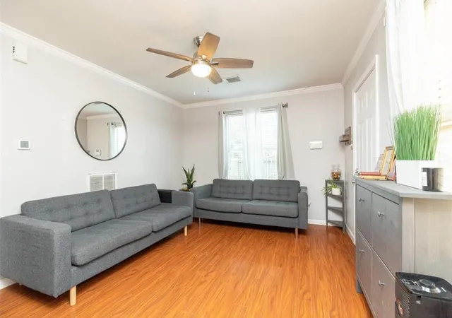5th image of 531 Dogwood St, Houston, TX 77022 | MLS# 30230932
