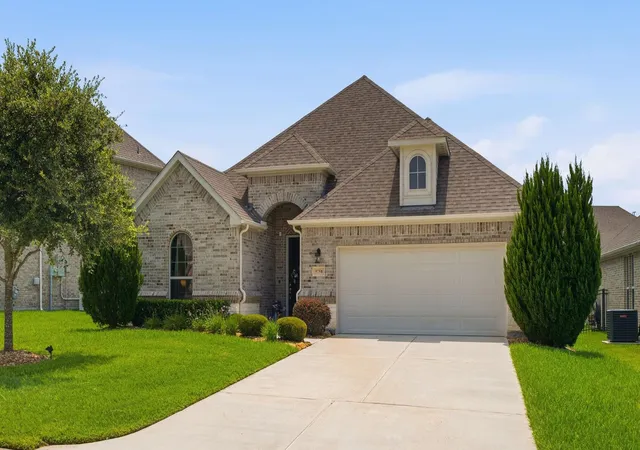 Photo 2 of Single family home for sale at 5758 Lakeside Villas Ct, Conroe, TX 77304 | MLS# 23864666 | Listing updated on 2026-06-21