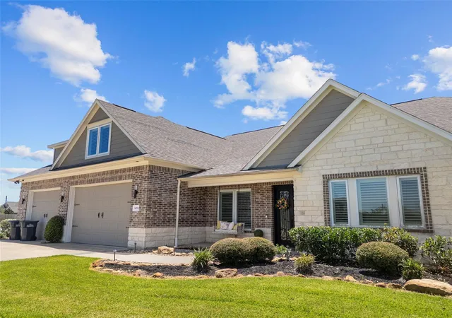 3rd image of 14214 Meadowlands Dr, Baytown, TX 77523 | MLS# 33088686