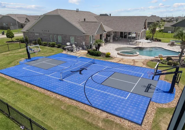 5th image of 14214 Meadowlands Dr, Baytown, TX 77523 | MLS# 33088686