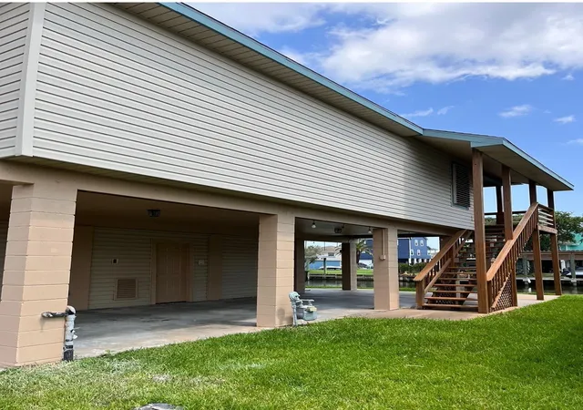 2nd image of 257 Barracuda, Hitchcock, TX 77563 | MLS# 75980599