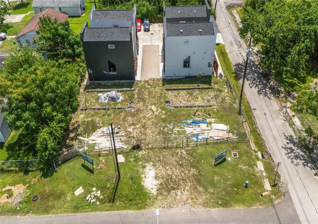Photo 3 of Land for sale at 3106 Lee St, Houston, TX 77026 | MLS# 95925822 | Listing updated on 2026-08-24
