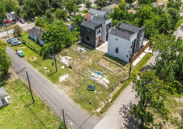 Photo 3 of Land for sale at 3106 Lee St, Houston, TX 77026 | MLS# 95925822 | Listing updated on 2026-08-24