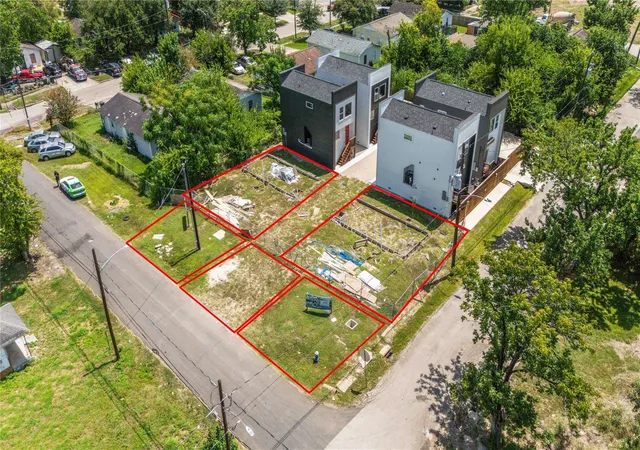 Photo 4 of Land for sale at 3106 Lee St, Houston, TX 77026 | MLS# 95925822 | Listing updated on 2026-08-24