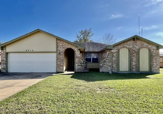 Homes for sale in Houston, TX | 8215 Quail Hills Dr, Houston, TX 77489 | MLS# 18134556