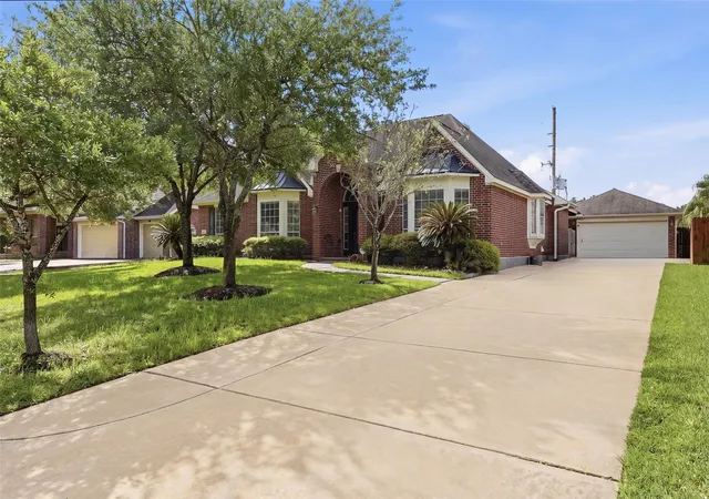2nd image of 12427 Pedder Way Dr, Tomball, TX 77377 | MLS# 77413508