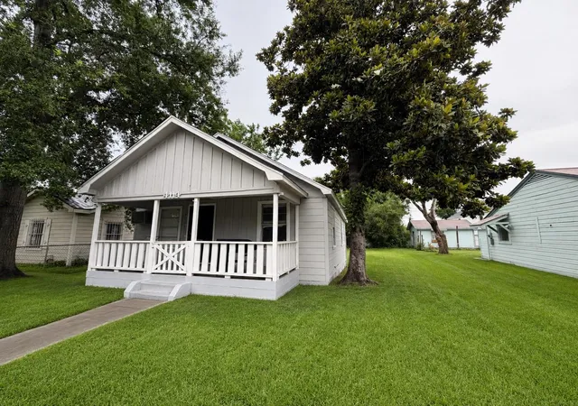 Homes for sale in Houston, TX | 4114 Averill St, Houston, TX 77009 | MLS# 48442118