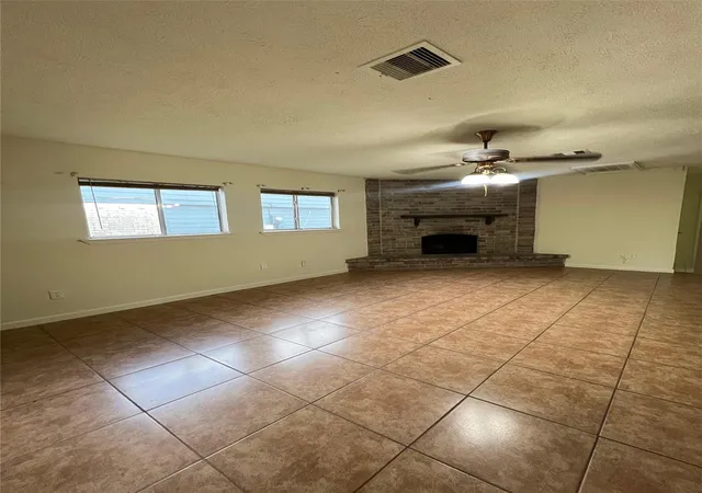 Photo 3 of Single family home for sale at 6231 Holw Pines Dr, Houston, TX 77049 | MLS# 14470933 | Listing updated on 2026-08-29