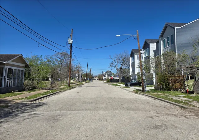 5th image of 2812 Brailsfort St, Houston, TX 77004 | MLS# 94137193