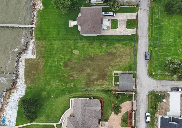 35th image of 1714 Roscoe St, La Porte, TX 77571 | MLS# 43413702
