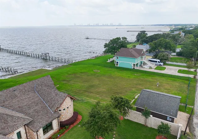 5th image of 1714 Roscoe St, La Porte, TX 77571 | MLS# 43413702