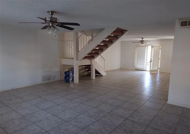 4th image of 10546 Hammerly Blvd #323, Houston, TX 77043 | MLS# 80722048