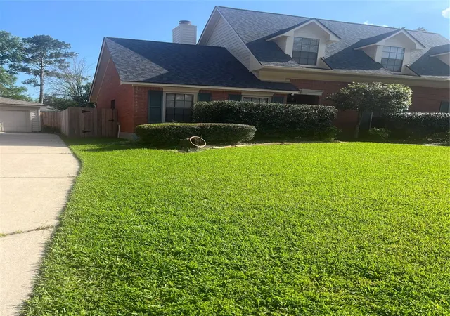Photo 3 of Sale Pending at 3502 Fern River Dr, Kingwood, TX 77345 | MLS# 32690288 | Listing updated on 2026-09-16