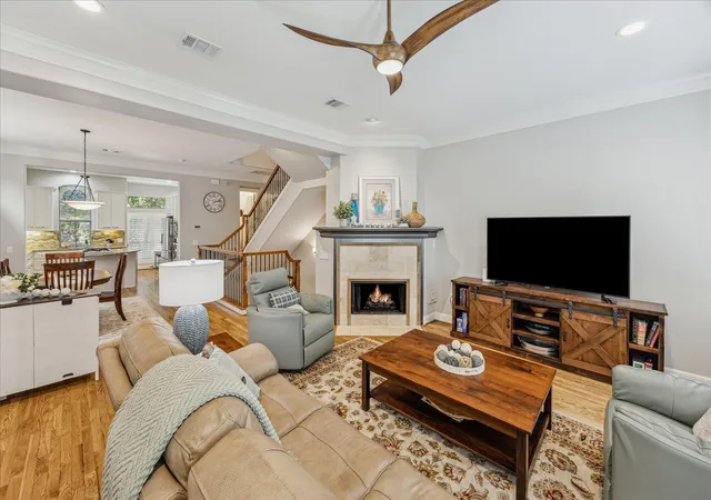 2nd image of 544 Bomar St, Houston, TX 77006 | MLS# 22618022