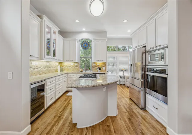 4th image of 544 Bomar St, Houston, TX 77006 | MLS# 22618022