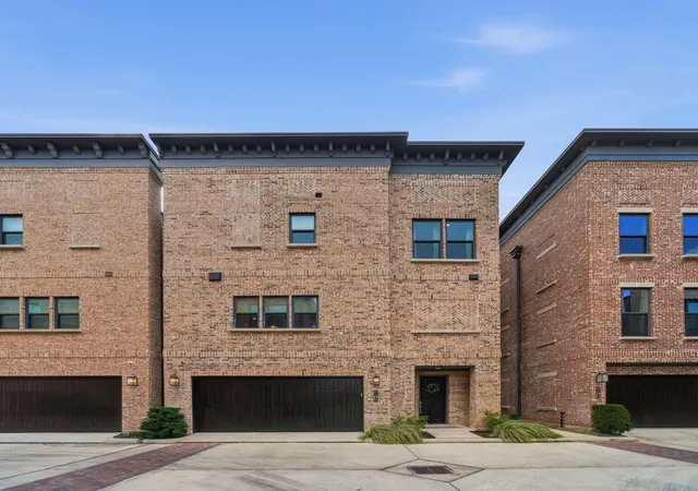 Photo 3 of Single family home for sale at 2813 Hicks St, Houston, TX 77007 | MLS# 49114176 | Listing updated on 2026-09-15