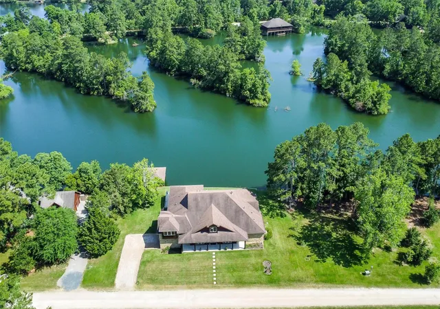 Photo 2 of Single family home for sale at 18 Smith Loop N, Cleveland, TX 77327 | MLS# 53082110 | Listing updated on 2026-03-30