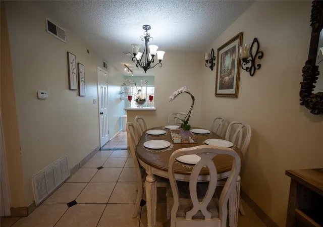 5th image of 1220 Shadowdale Dr #8, Houston, TX 77043 | MLS# 21141141