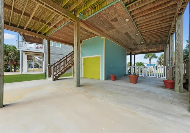 Photo 3 of Single family home for sale at 25102 Sausalito Dr, Galveston, TX 77554 | MLS# 3643369 | Listing updated on 2026-09-20